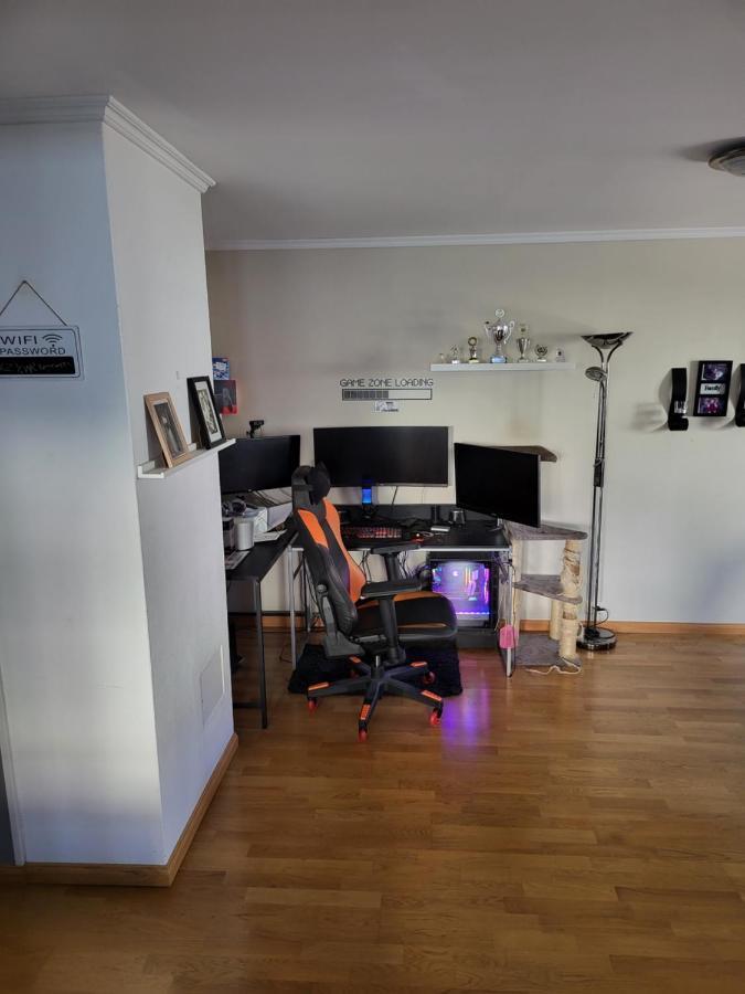 아렌달 Sentrumsleilighet Med Gratis Parkering Til Leie 아파트 외부 사진